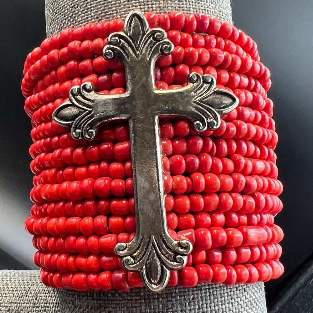 Bamboo Coral Cross Cuff Bracelet OS‎ Red Excellent